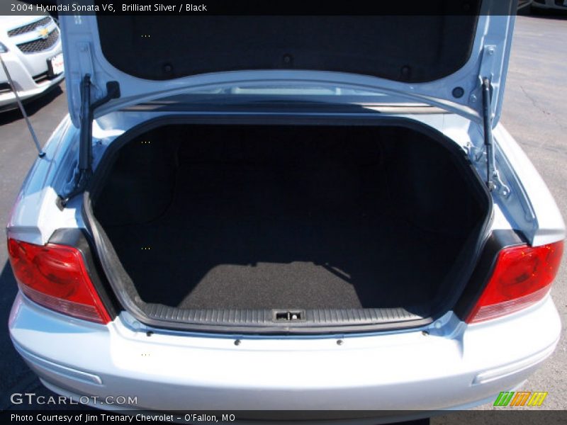 Brilliant Silver / Black 2004 Hyundai Sonata V6