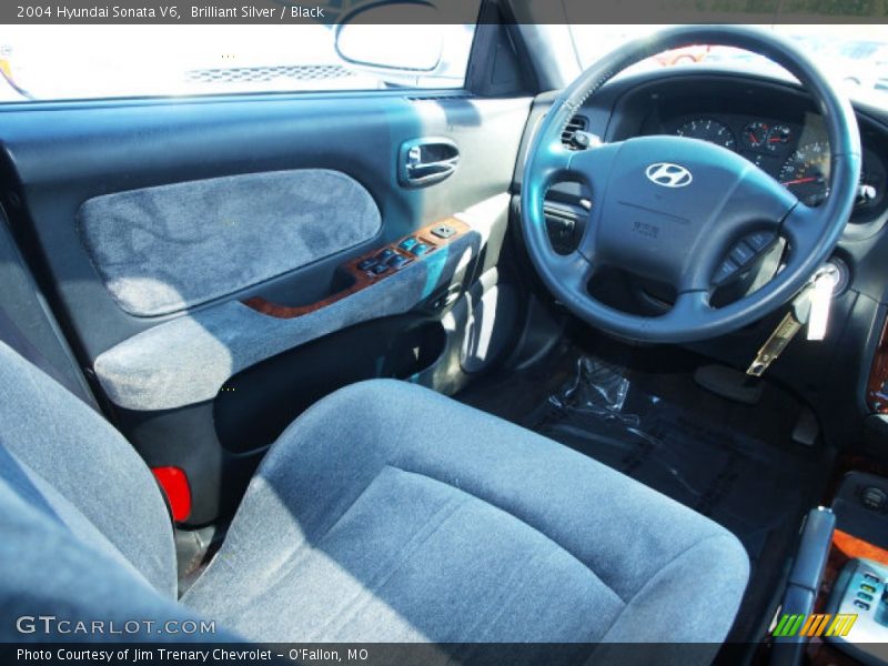 Brilliant Silver / Black 2004 Hyundai Sonata V6