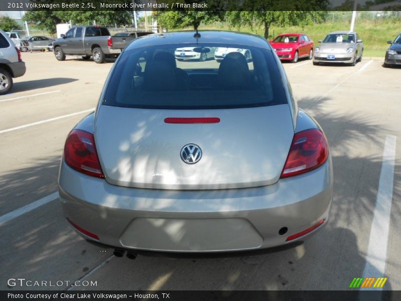 Moonrock Silver Metallic / Titan Black 2012 Volkswagen Beetle 2.5L