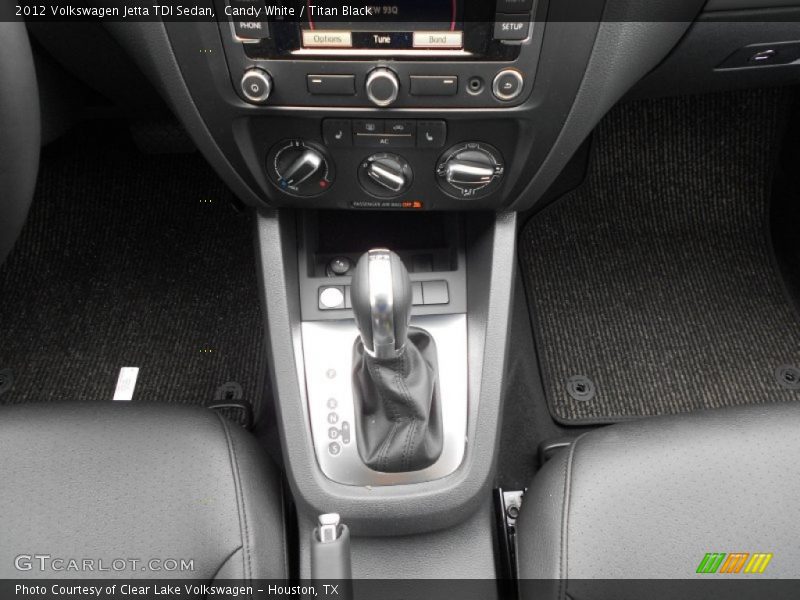Candy White / Titan Black 2012 Volkswagen Jetta TDI Sedan