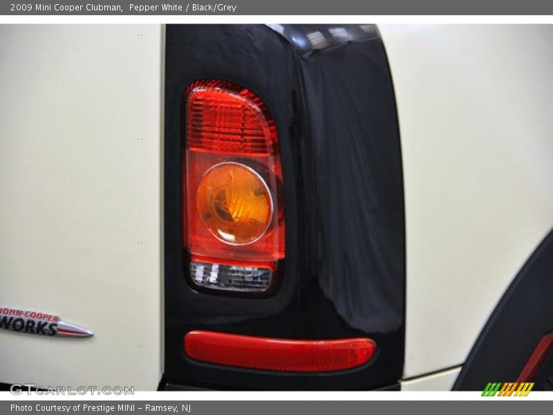 Pepper White / Black/Grey 2009 Mini Cooper Clubman