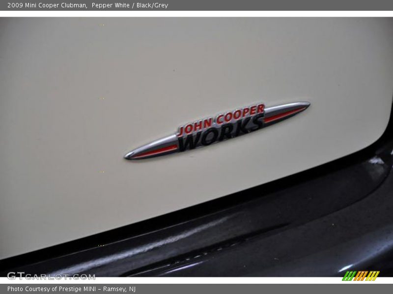 Pepper White / Black/Grey 2009 Mini Cooper Clubman