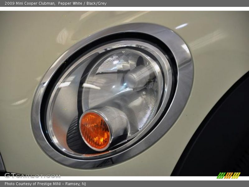 Pepper White / Black/Grey 2009 Mini Cooper Clubman