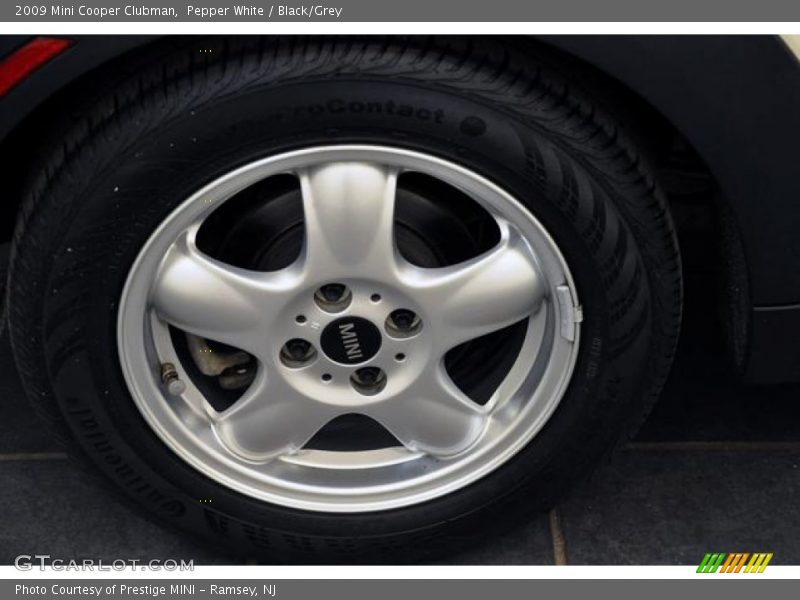 Pepper White / Black/Grey 2009 Mini Cooper Clubman