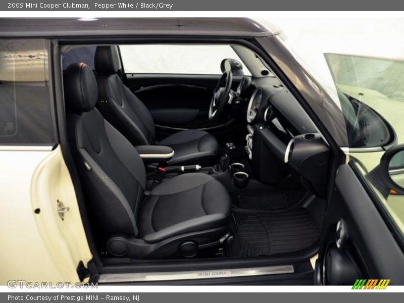 Pepper White / Black/Grey 2009 Mini Cooper Clubman