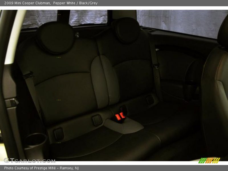 Pepper White / Black/Grey 2009 Mini Cooper Clubman