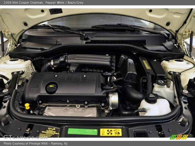 Pepper White / Black/Grey 2009 Mini Cooper Clubman