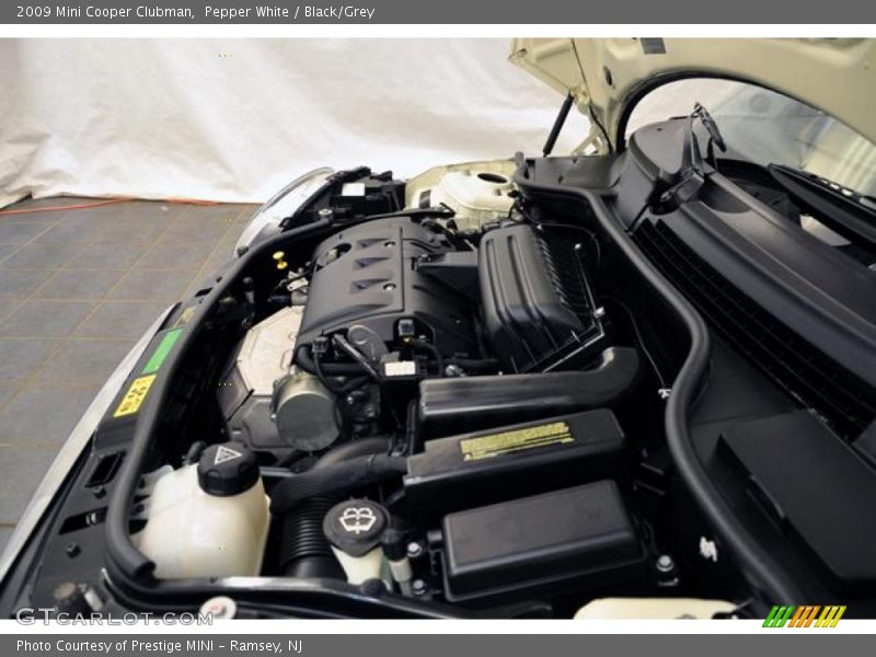 Pepper White / Black/Grey 2009 Mini Cooper Clubman