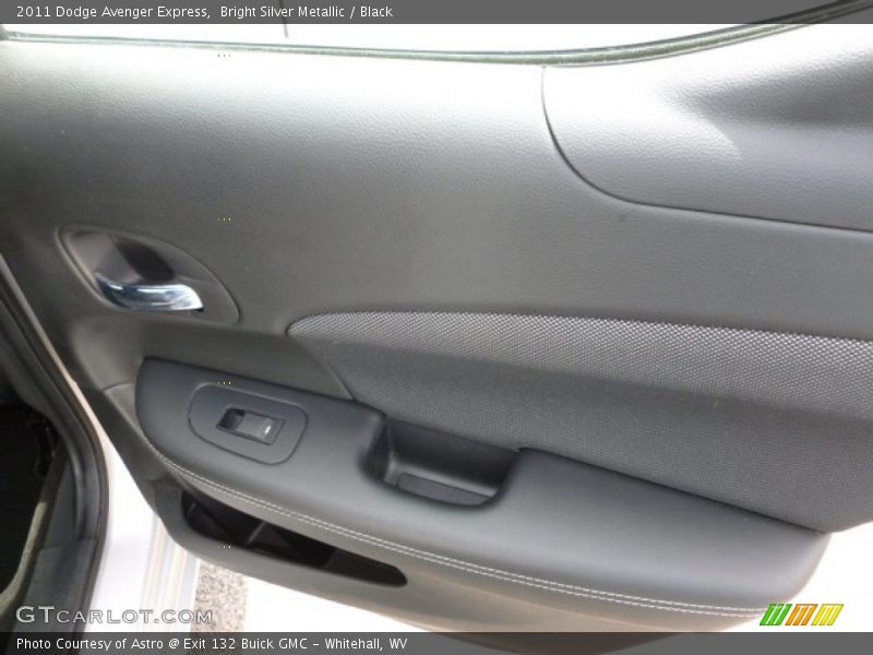 Bright Silver Metallic / Black 2011 Dodge Avenger Express