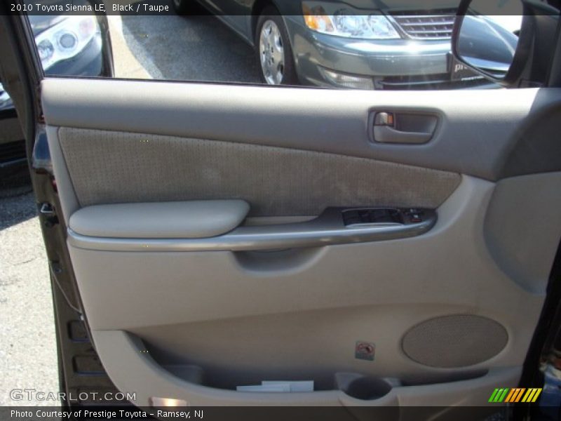 Black / Taupe 2010 Toyota Sienna LE