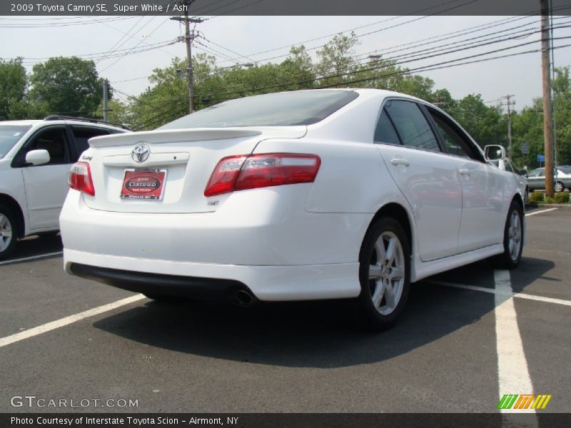Super White / Ash 2009 Toyota Camry SE