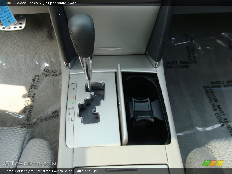 Super White / Ash 2009 Toyota Camry SE