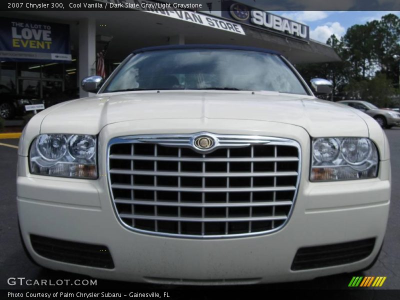 Cool Vanilla / Dark Slate Gray/Light Graystone 2007 Chrysler 300
