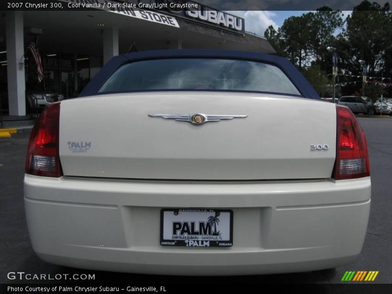 Cool Vanilla / Dark Slate Gray/Light Graystone 2007 Chrysler 300