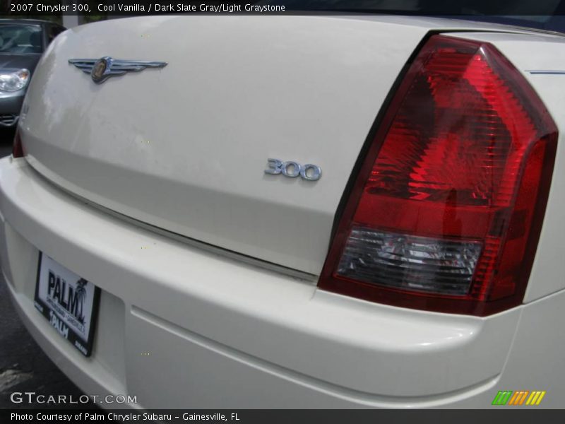 Cool Vanilla / Dark Slate Gray/Light Graystone 2007 Chrysler 300