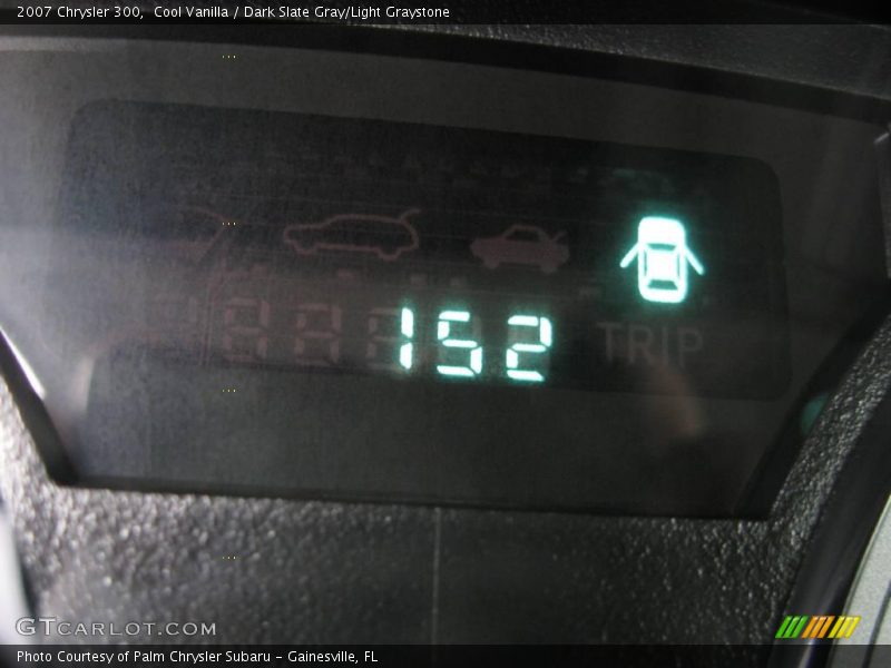 Cool Vanilla / Dark Slate Gray/Light Graystone 2007 Chrysler 300