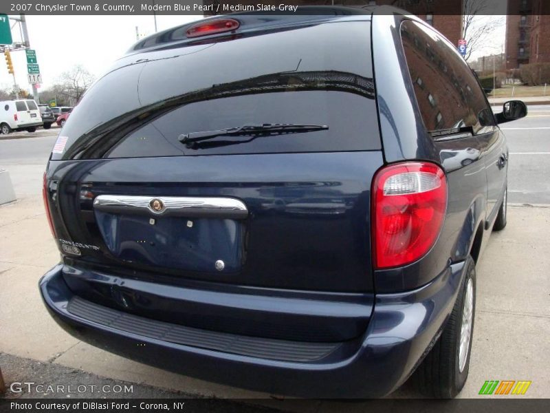 Modern Blue Pearl / Medium Slate Gray 2007 Chrysler Town & Country