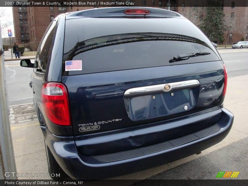 Modern Blue Pearl / Medium Slate Gray 2007 Chrysler Town & Country