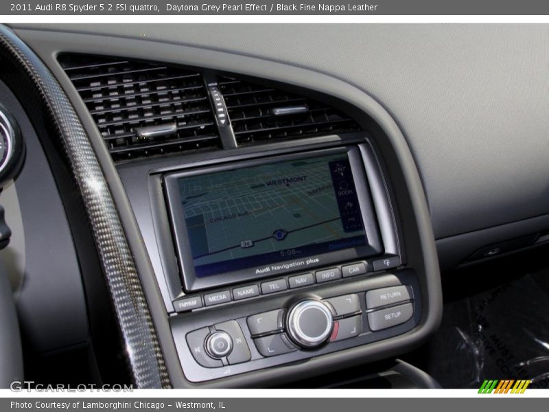 Navigation of 2011 R8 Spyder 5.2 FSI quattro