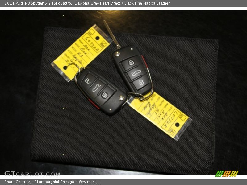 Keys of 2011 R8 Spyder 5.2 FSI quattro