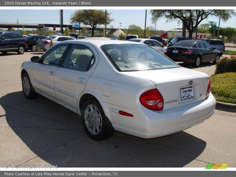 Icelandic Pearl / Blond 2000 Nissan Maxima GXE