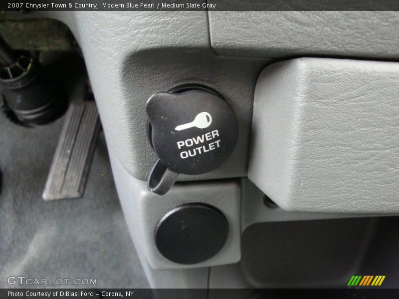 Modern Blue Pearl / Medium Slate Gray 2007 Chrysler Town & Country