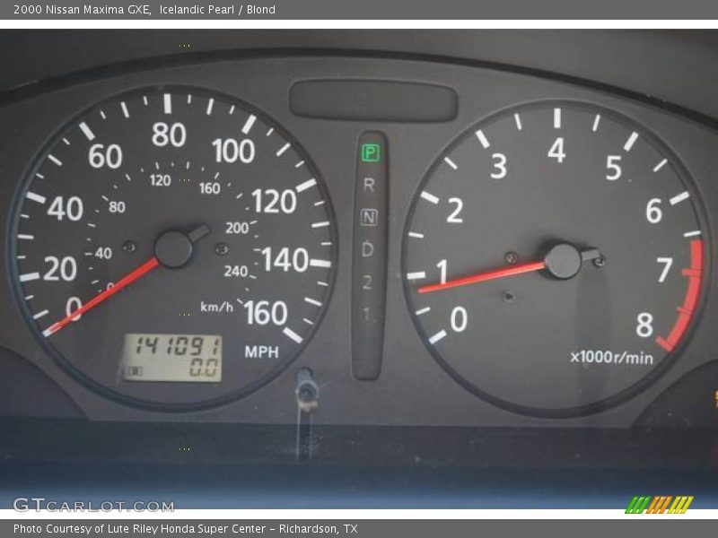 Icelandic Pearl / Blond 2000 Nissan Maxima GXE