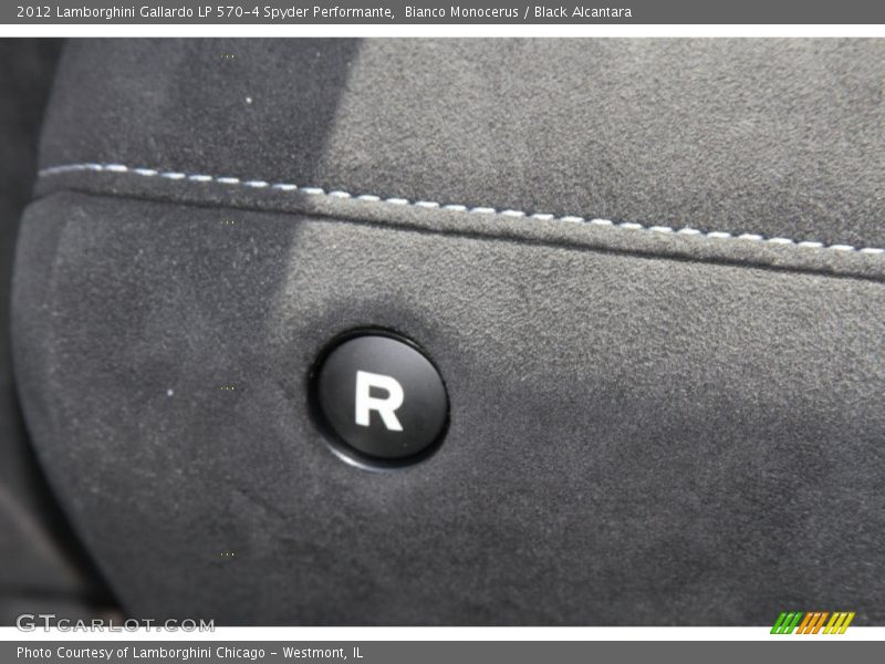 Reverse - 2012 Lamborghini Gallardo LP 570-4 Spyder Performante