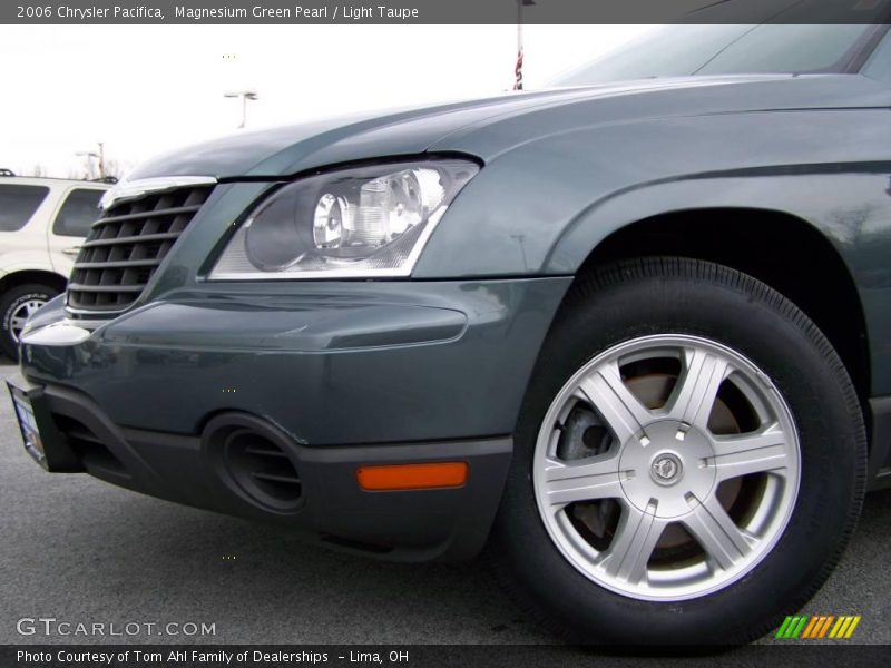 Magnesium Green Pearl / Light Taupe 2006 Chrysler Pacifica
