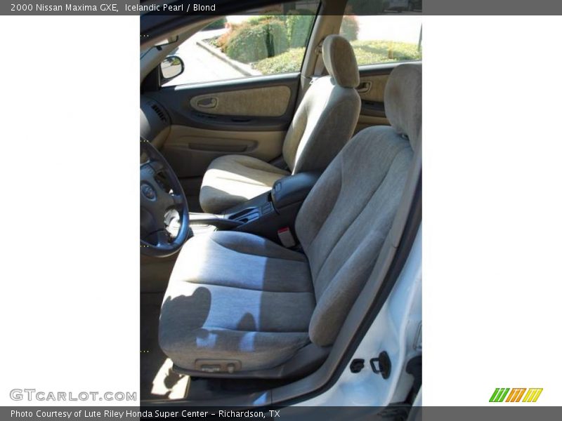 Icelandic Pearl / Blond 2000 Nissan Maxima GXE