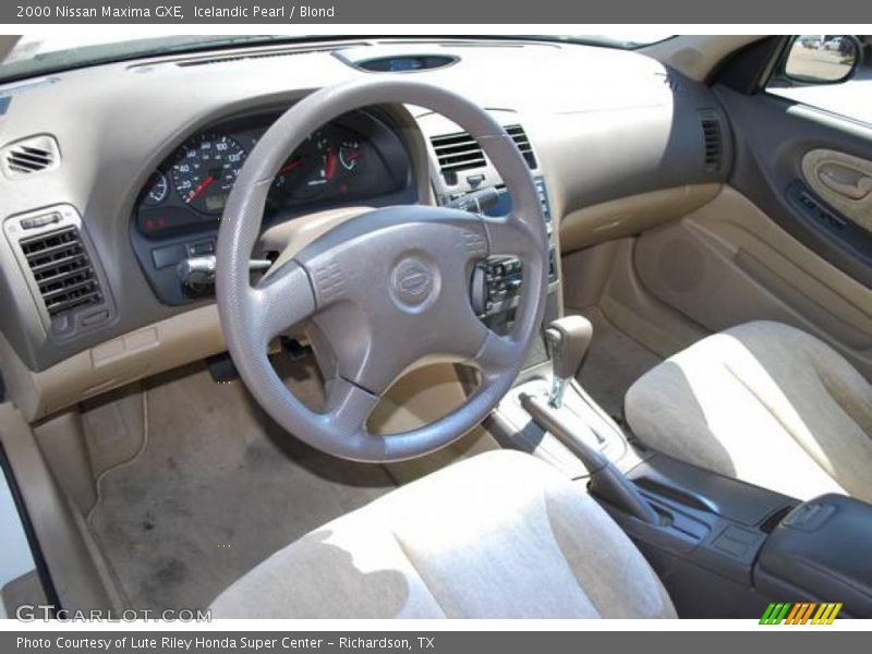 Icelandic Pearl / Blond 2000 Nissan Maxima GXE