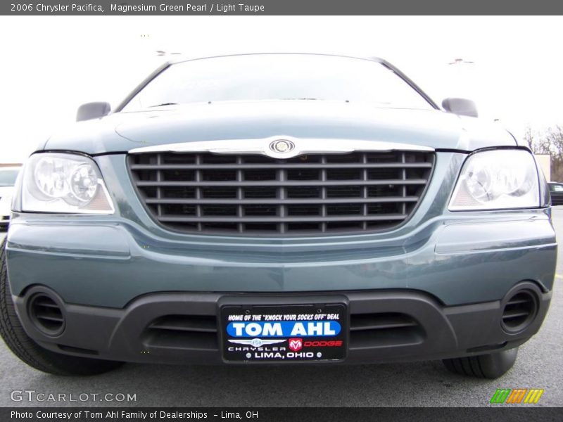 Magnesium Green Pearl / Light Taupe 2006 Chrysler Pacifica