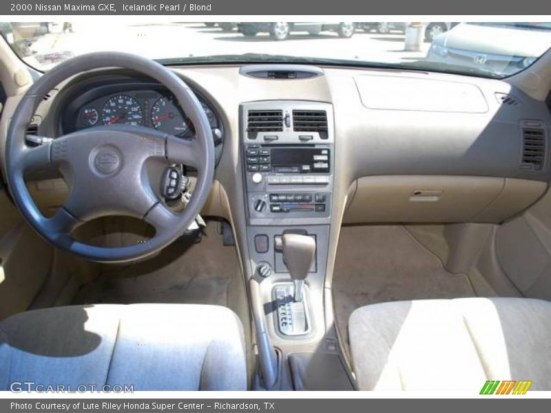 Icelandic Pearl / Blond 2000 Nissan Maxima GXE
