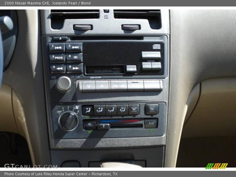 Icelandic Pearl / Blond 2000 Nissan Maxima GXE