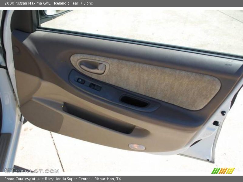 Icelandic Pearl / Blond 2000 Nissan Maxima GXE