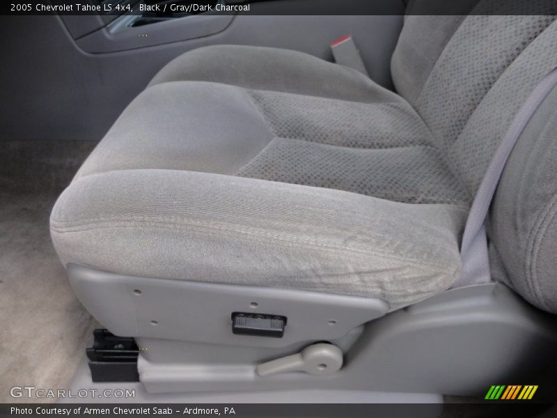 Black / Gray/Dark Charcoal 2005 Chevrolet Tahoe LS 4x4