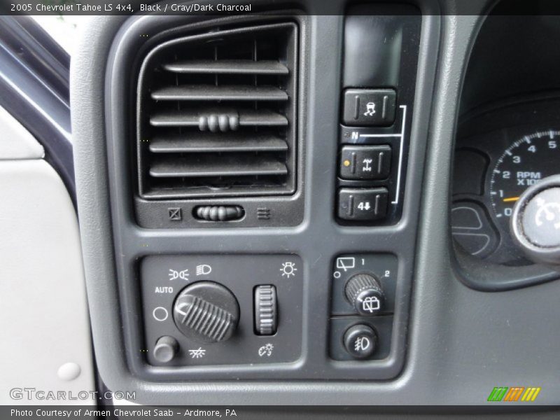 Black / Gray/Dark Charcoal 2005 Chevrolet Tahoe LS 4x4