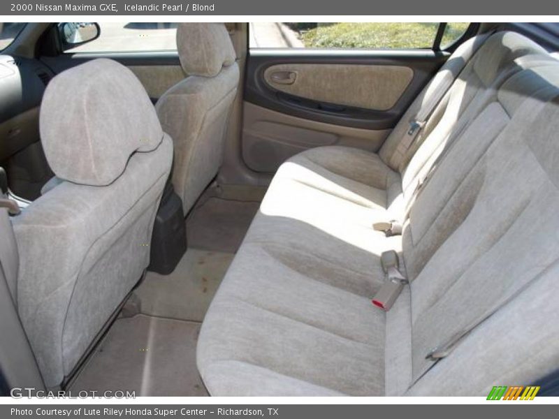 Icelandic Pearl / Blond 2000 Nissan Maxima GXE