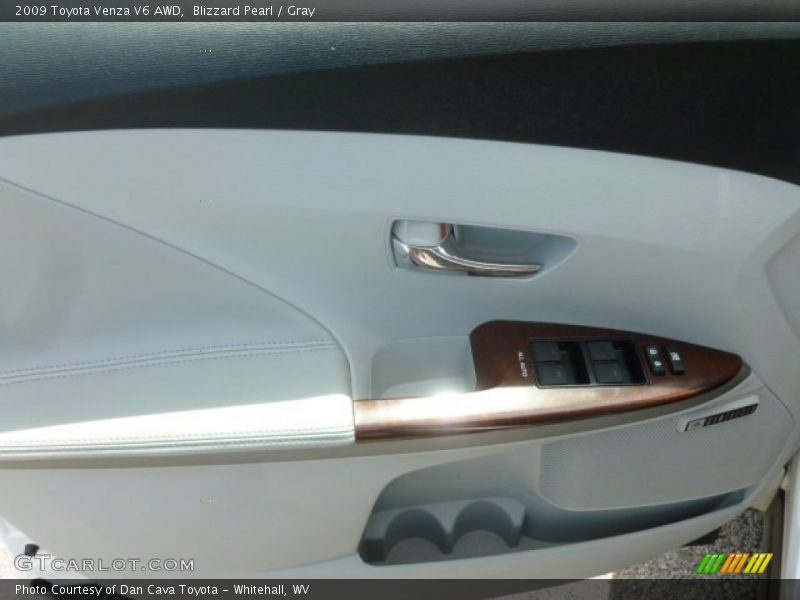 Blizzard Pearl / Gray 2009 Toyota Venza V6 AWD