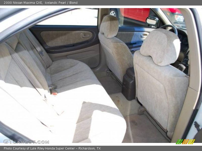 Icelandic Pearl / Blond 2000 Nissan Maxima GXE