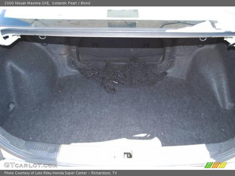 Icelandic Pearl / Blond 2000 Nissan Maxima GXE