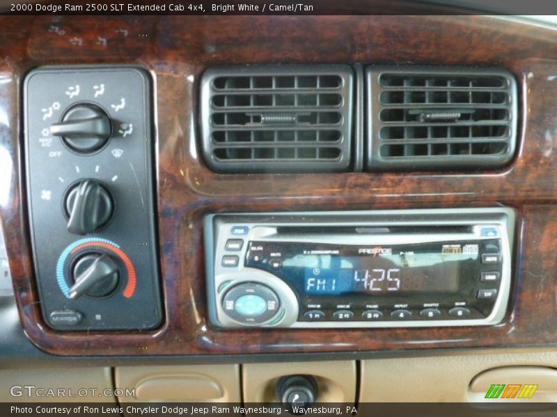 Bright White / Camel/Tan 2000 Dodge Ram 2500 SLT Extended Cab 4x4