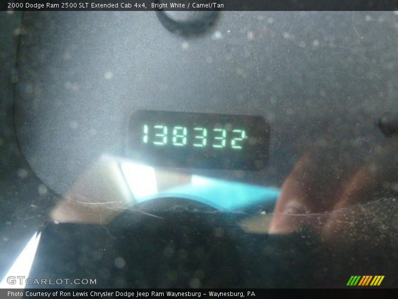 Bright White / Camel/Tan 2000 Dodge Ram 2500 SLT Extended Cab 4x4