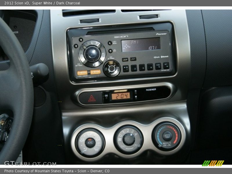 Super White / Dark Charcoal 2012 Scion xD