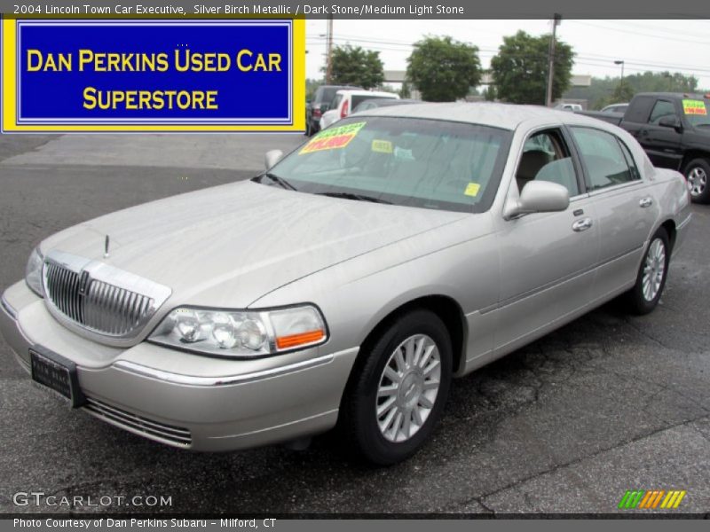 Silver Birch Metallic / Dark Stone/Medium Light Stone 2004 Lincoln Town Car Executive