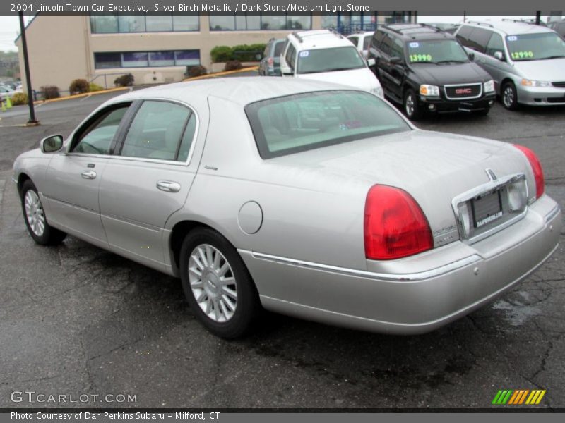 Silver Birch Metallic / Dark Stone/Medium Light Stone 2004 Lincoln Town Car Executive