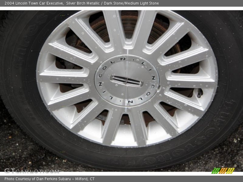 Silver Birch Metallic / Dark Stone/Medium Light Stone 2004 Lincoln Town Car Executive
