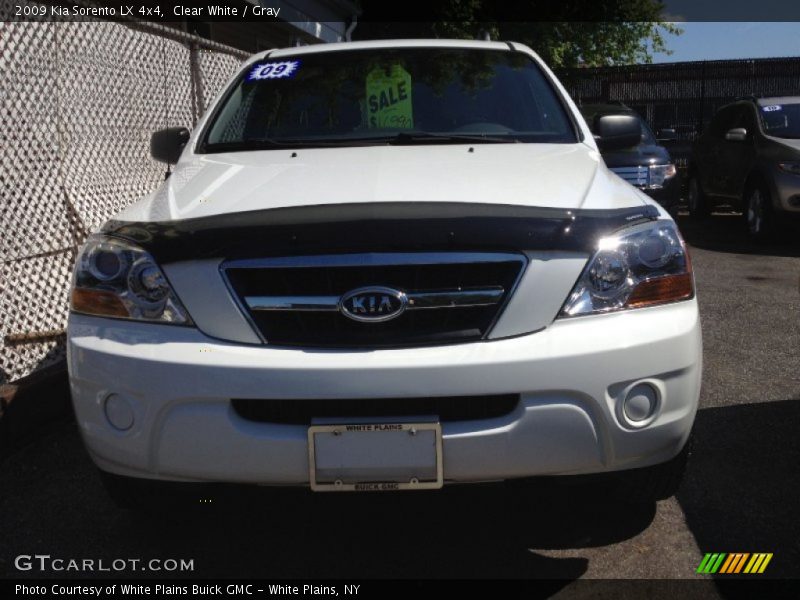 Clear White / Gray 2009 Kia Sorento LX 4x4