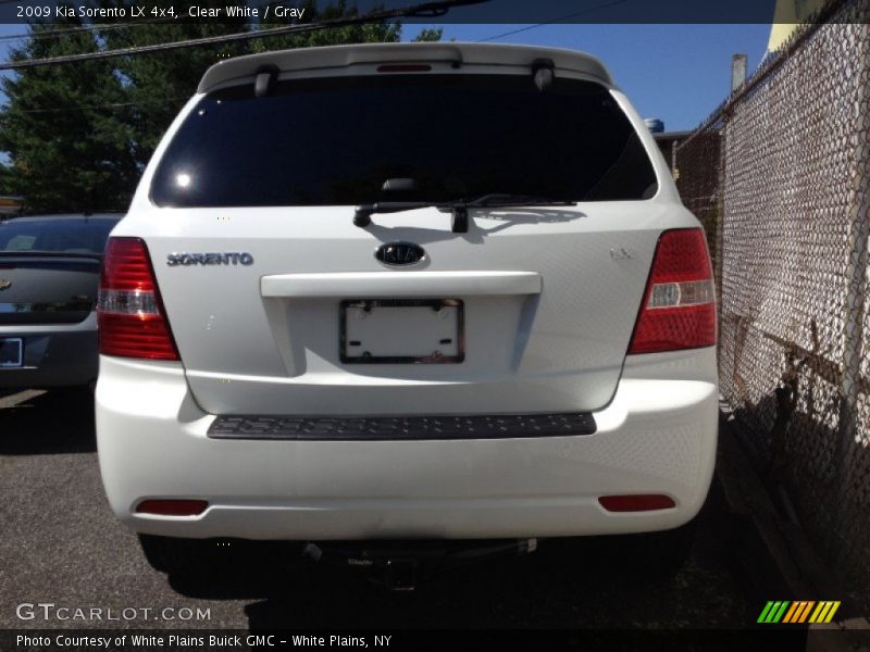 Clear White / Gray 2009 Kia Sorento LX 4x4