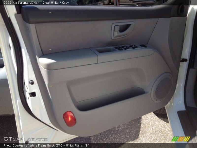 Clear White / Gray 2009 Kia Sorento LX 4x4